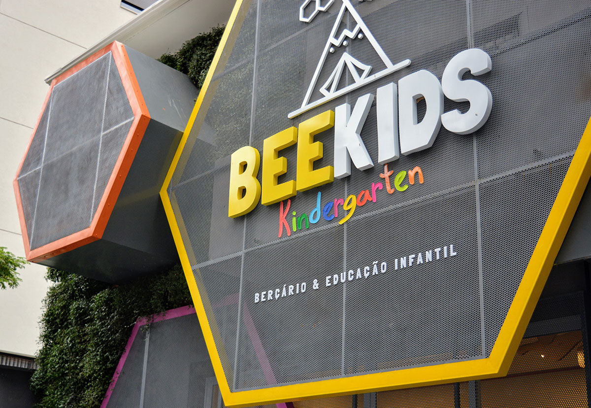 Projeto-Bercario-Bee-Kids-fachada-principal-Serralheria